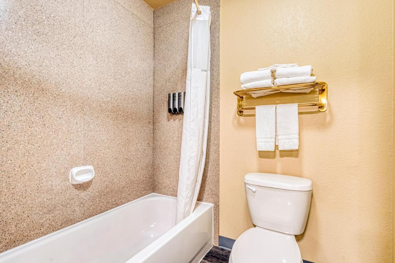 Oyo Townhouse Wichita Falls West Esterno foto